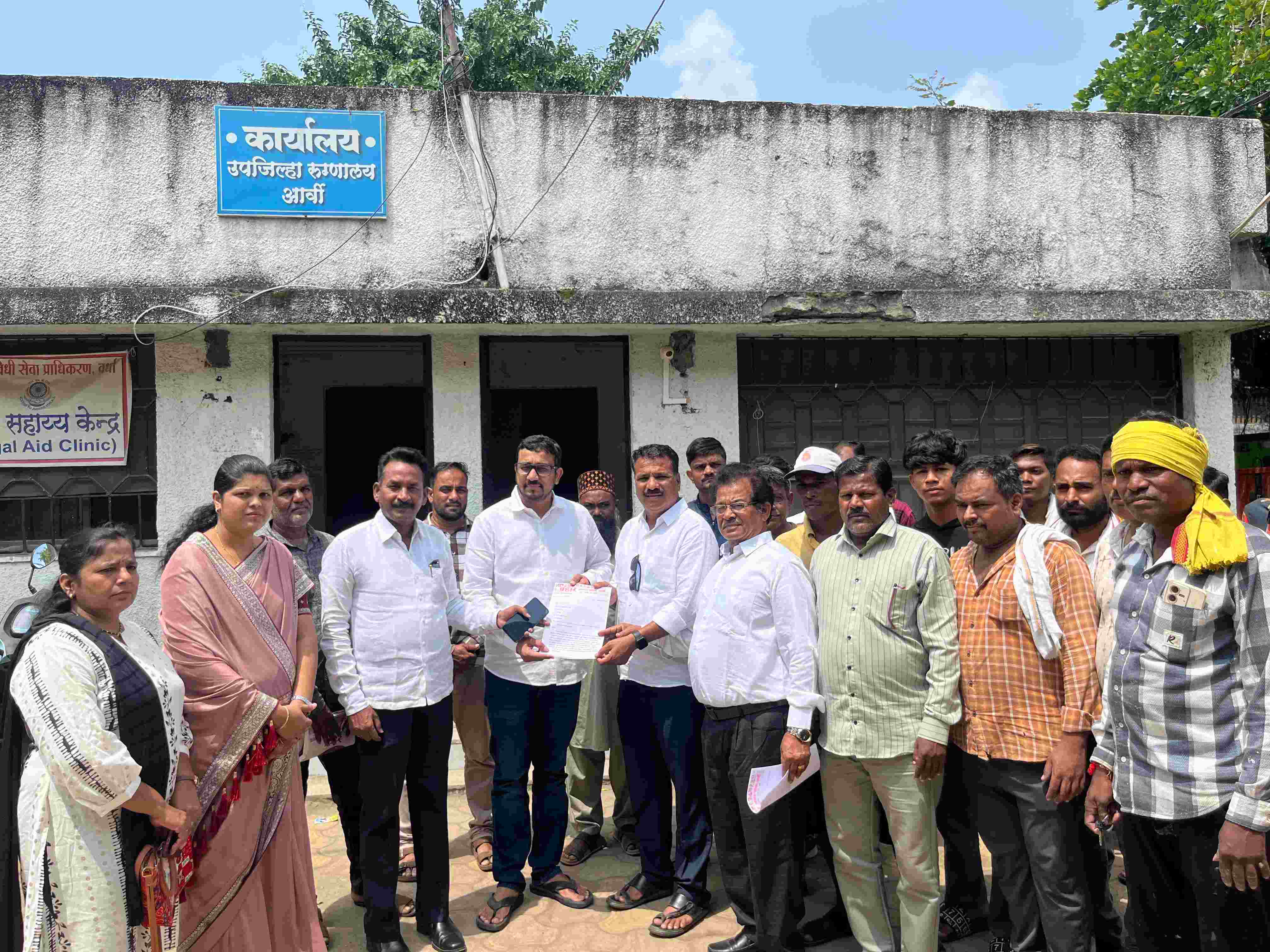 आर्वी उपजिला अस्पताल पर कांग्रेस और प्रहार का हल्लाबोल